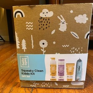 Hello Bello Squeaky Clean Kiddo Kit Gift Set. New Never opened.